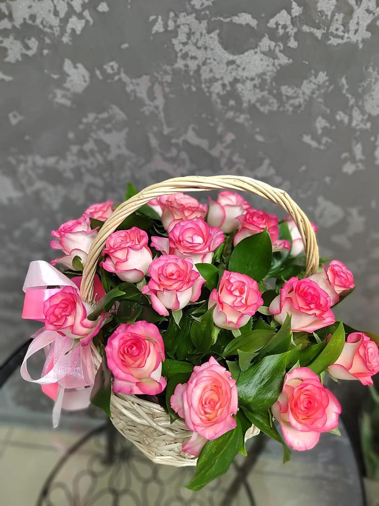 Цветочная композиция из Розы в корзине в Алексеевка Уфимский район