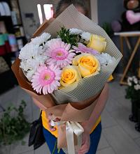Букет цветов из:  Герберы, Розы и Хризантемы в Алексеевка Уфимский район