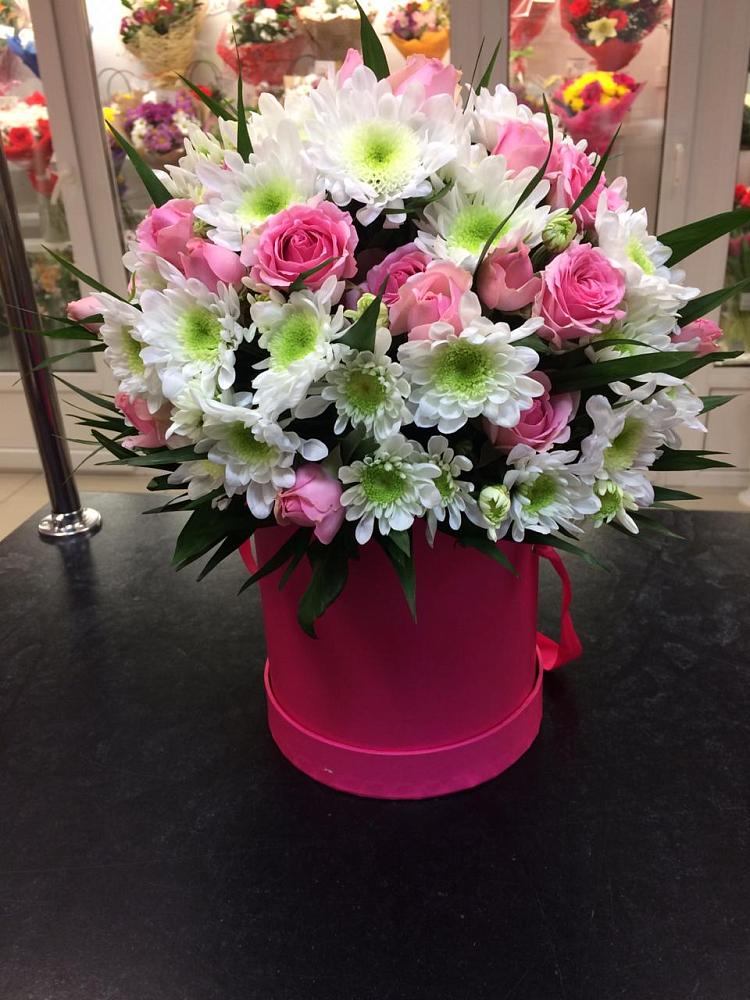 Цветочная композиция из Розы и Хризантемы в шляпной коробке в Алексеевка Уфимский район