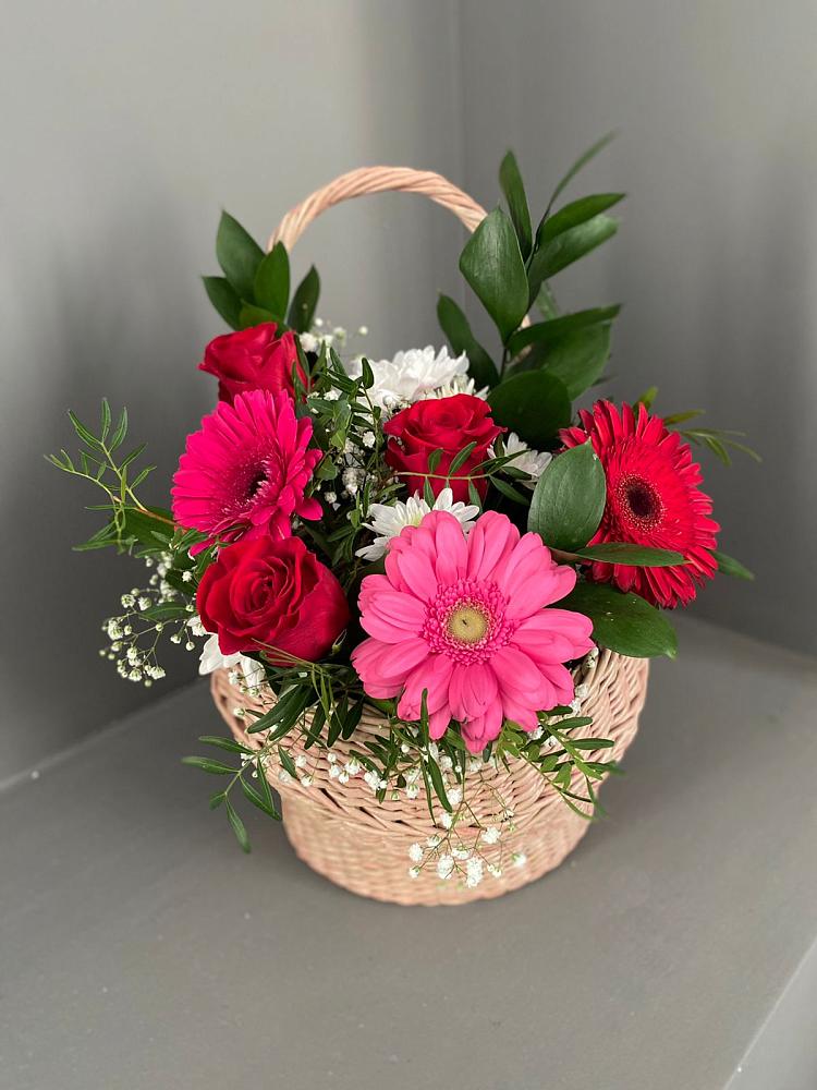 Цветочная композиция из Розы, Хризантемы и Герберы в корзине в Алексеевка Уфимский район