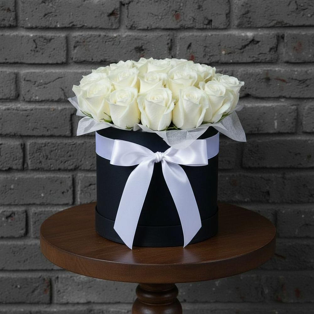 Цветочная композиция из Розы в шляпной коробке в Алексеевка Уфимский район