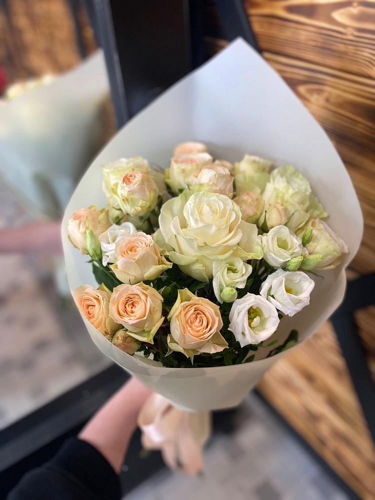 Букет цветов из: Розы и Лизиантусы в Алексеевка Уфимский район